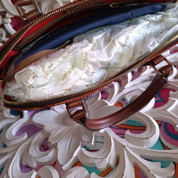 NWOT! DOONEY & BOURKE CROC EMBOSSED LEATHER DOMED SATCHEL - Picture 6 of 7